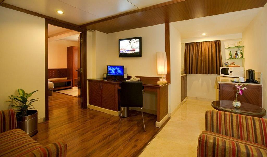 The President Hotel Bangalore Luaran gambar