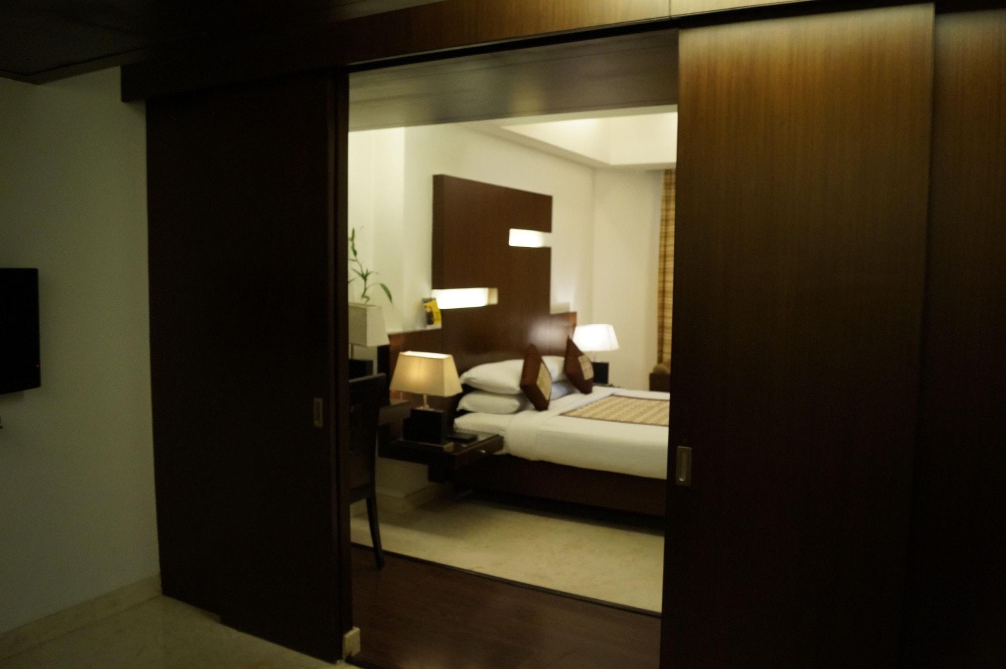 The President Hotel Bangalore Luaran gambar