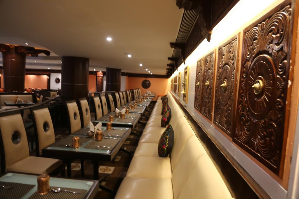 The President Hotel Bangalore Luaran gambar