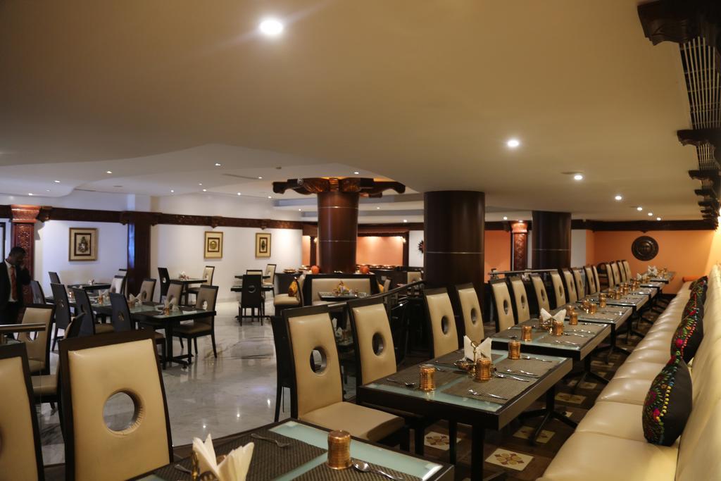 The President Hotel Bangalore Luaran gambar