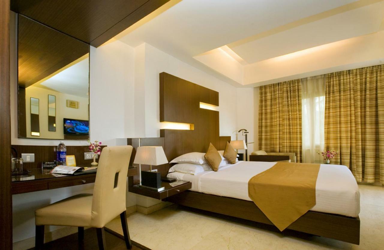 The President Hotel Bangalore Luaran gambar